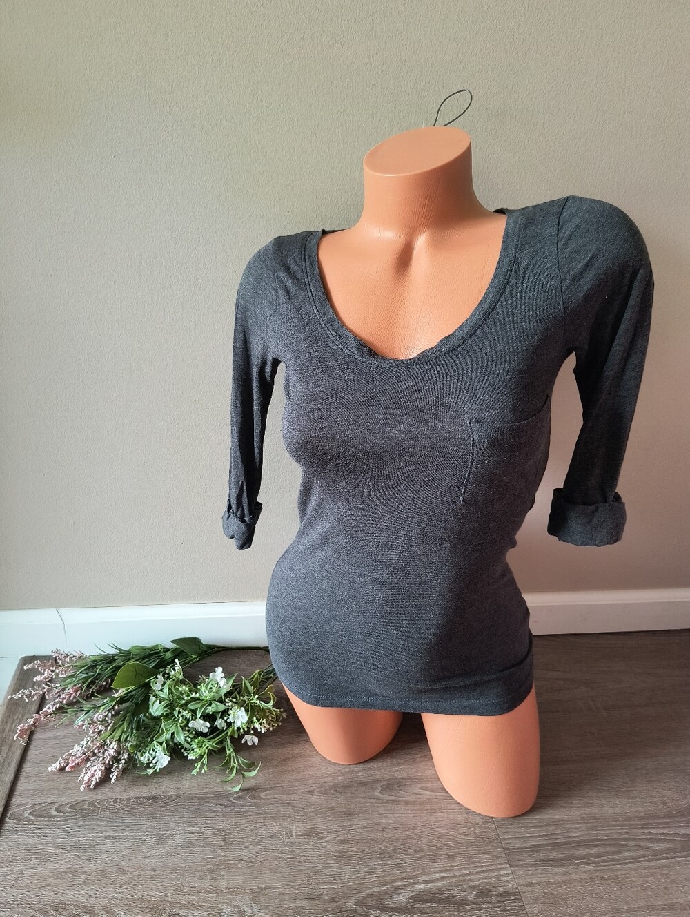 Forever 21 Women's Gray 3/4 Sleeve Scoop Neck With Pocket Top Size Small